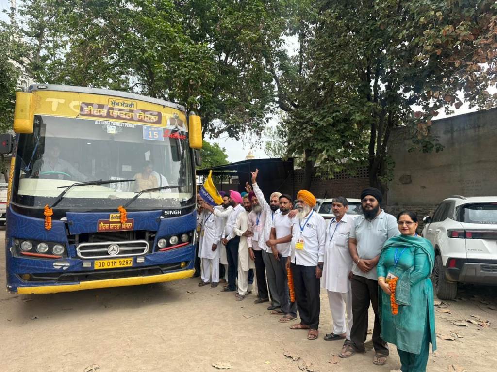 Two more buses carrying pilgrims leave for Amritsar under the Chief Ministers Pilgrimage Scheme